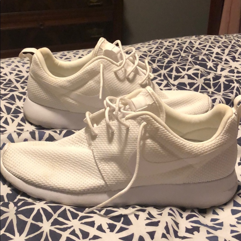 White Roshes - worn a few times